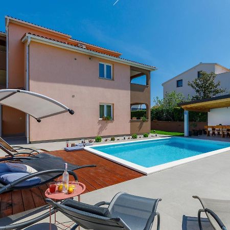 Holiday Home House Eric&Paolo By Interhome プーラ エクステリア 写真