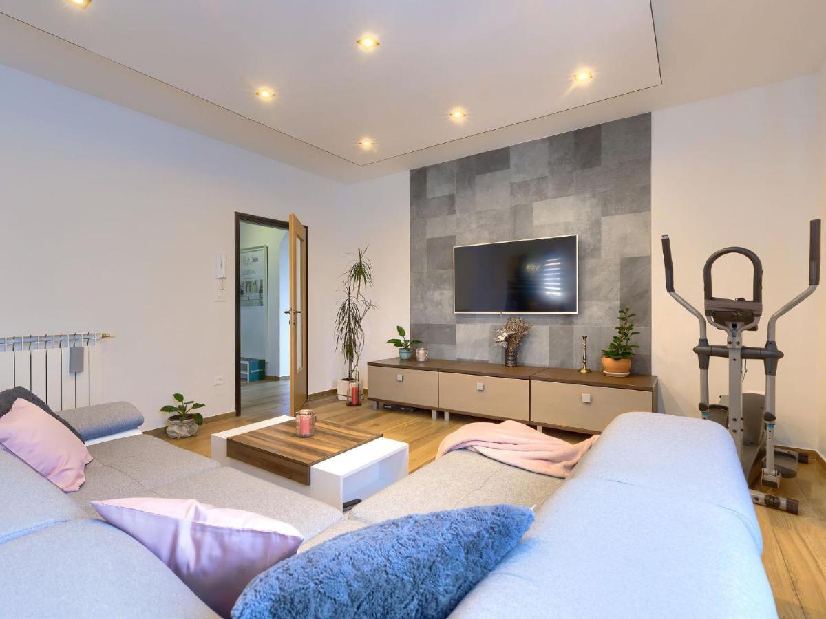 Holiday Home House Eric&Paolo By Interhome プーラ エクステリア 写真