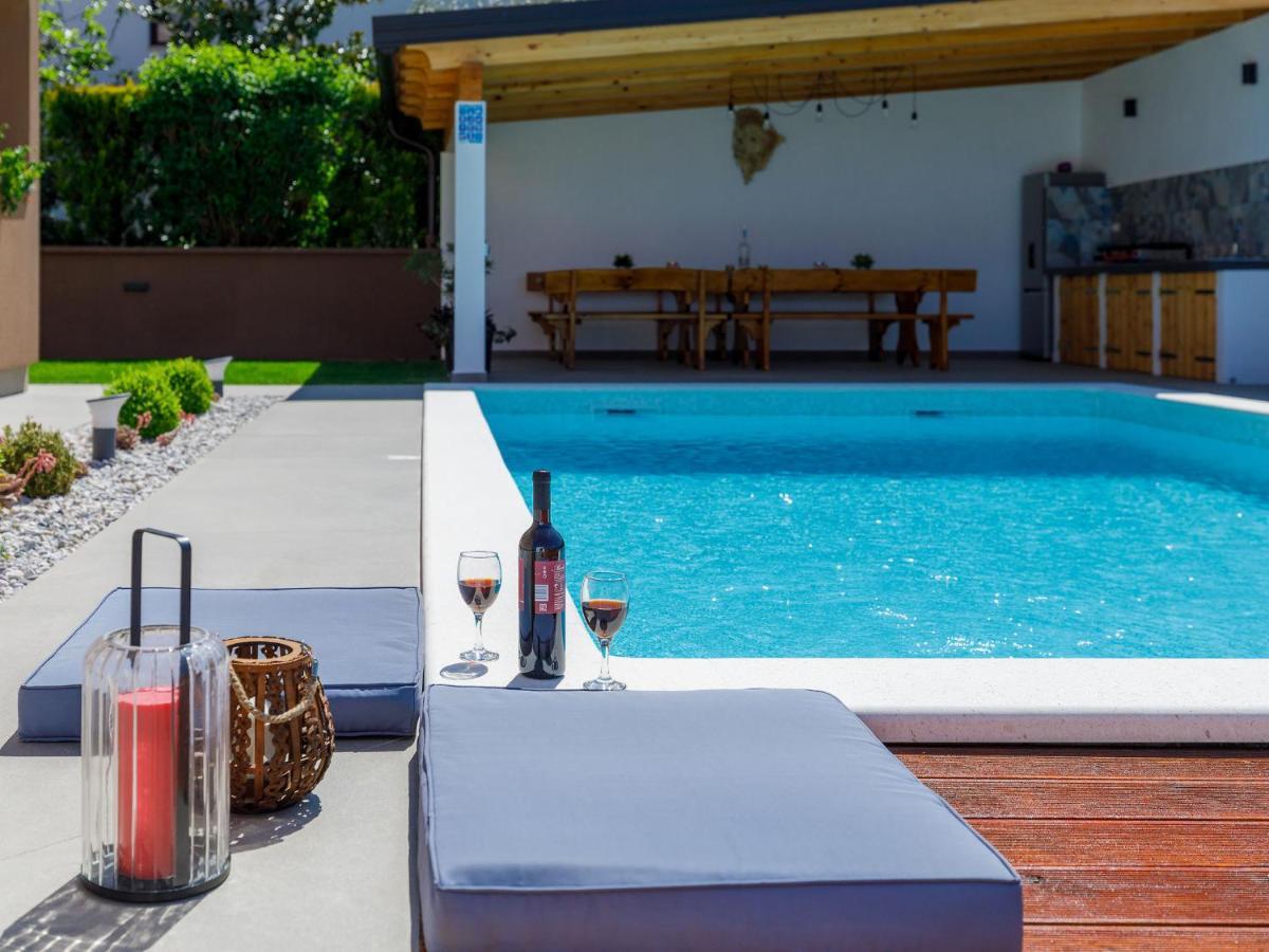 Holiday Home House Eric&Paolo By Interhome プーラ エクステリア 写真