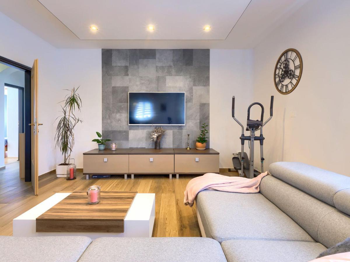 Holiday Home House Eric&Paolo By Interhome プーラ エクステリア 写真