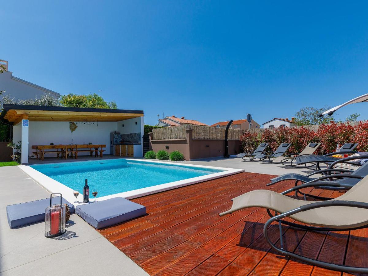 Holiday Home House Eric&Paolo By Interhome プーラ エクステリア 写真