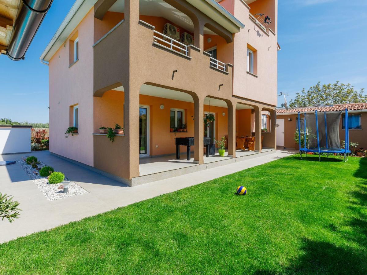 Holiday Home House Eric&Paolo By Interhome プーラ エクステリア 写真