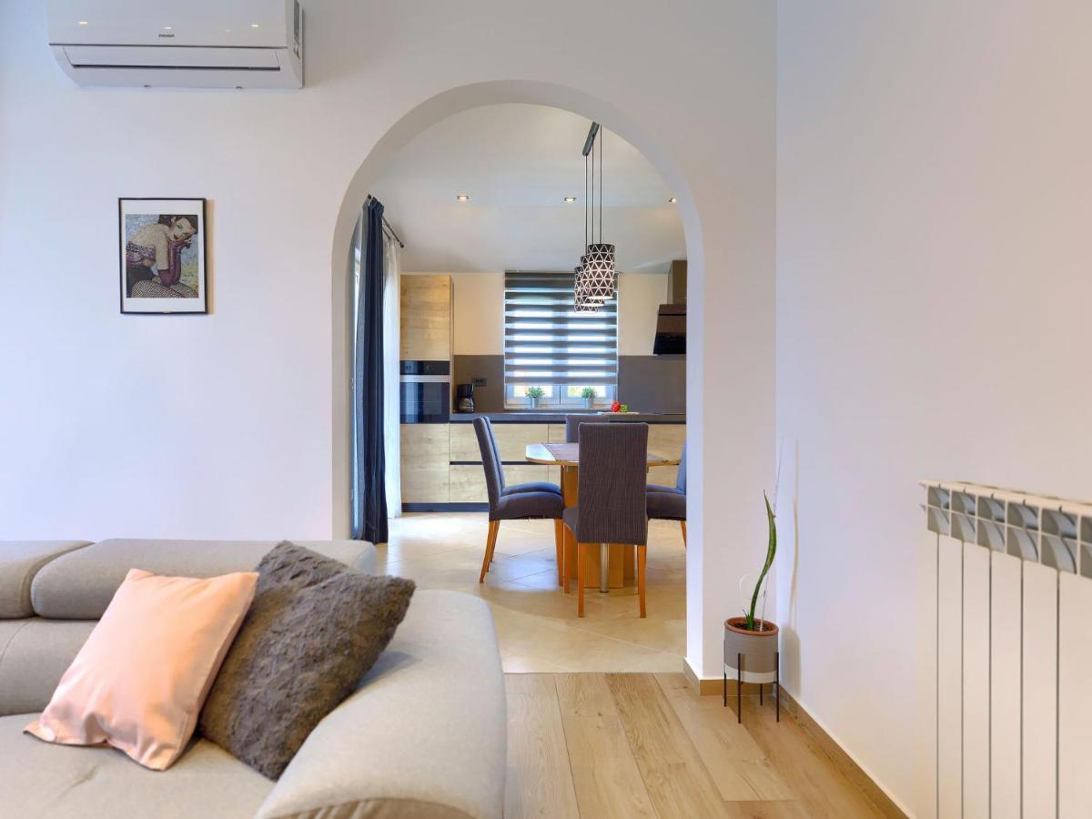 Holiday Home House Eric&Paolo By Interhome プーラ エクステリア 写真